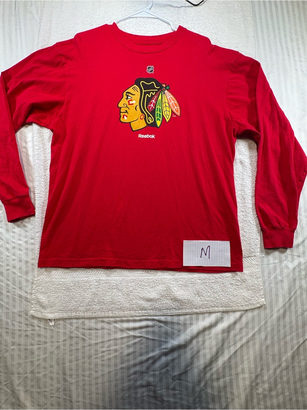 Reebok Chicago Blackhawks NHL Red Long Sleeve Graphic Shirt Size Large